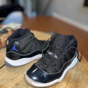 Jordan 11 space jam 2y/ 21 cm.